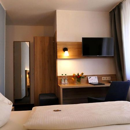 Grafing Hasi'S Hotel מראה חיצוני תמונה