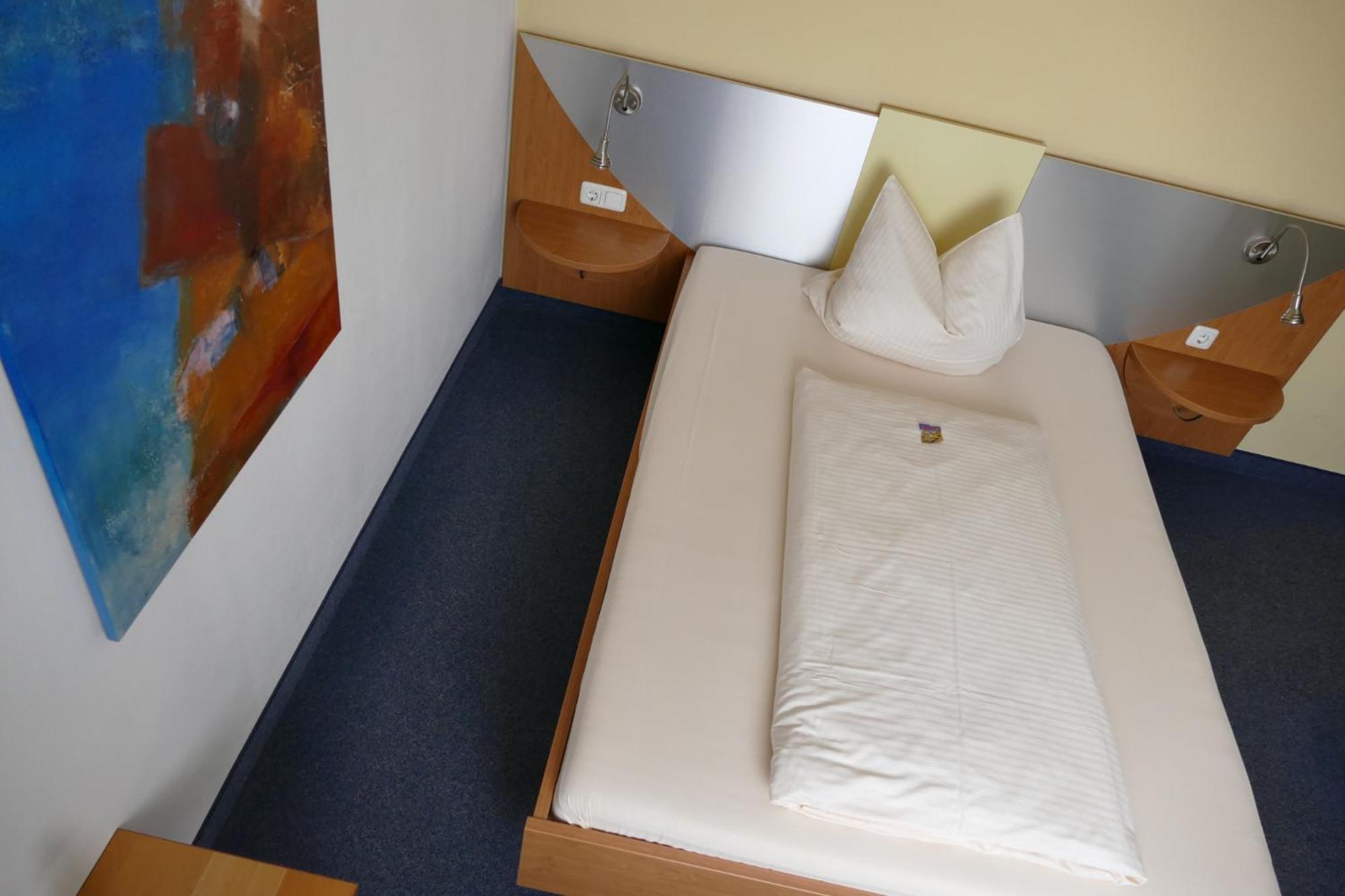 Grafing Hasi'S Hotel מראה חיצוני תמונה