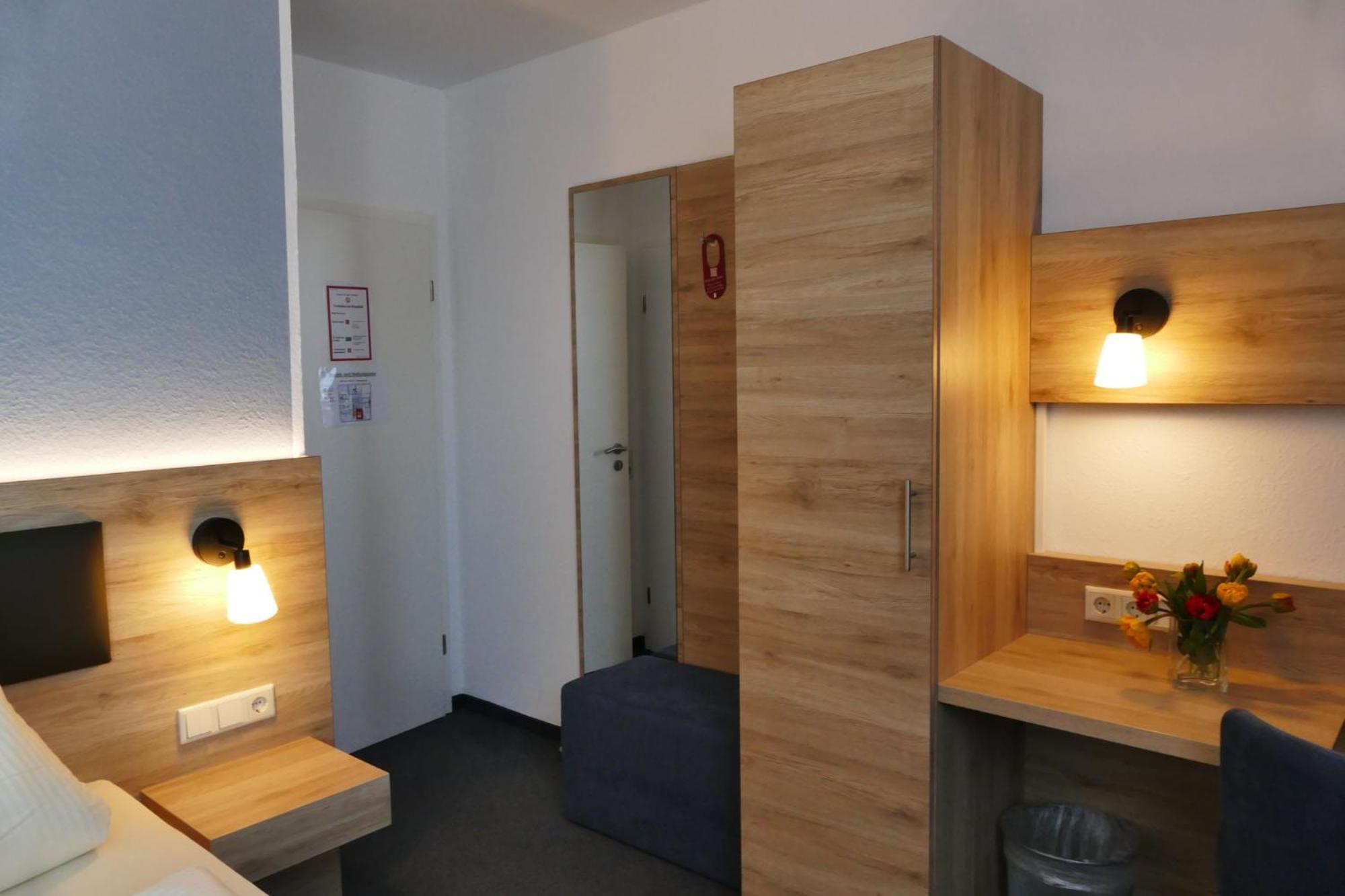 Grafing Hasi'S Hotel מראה חיצוני תמונה