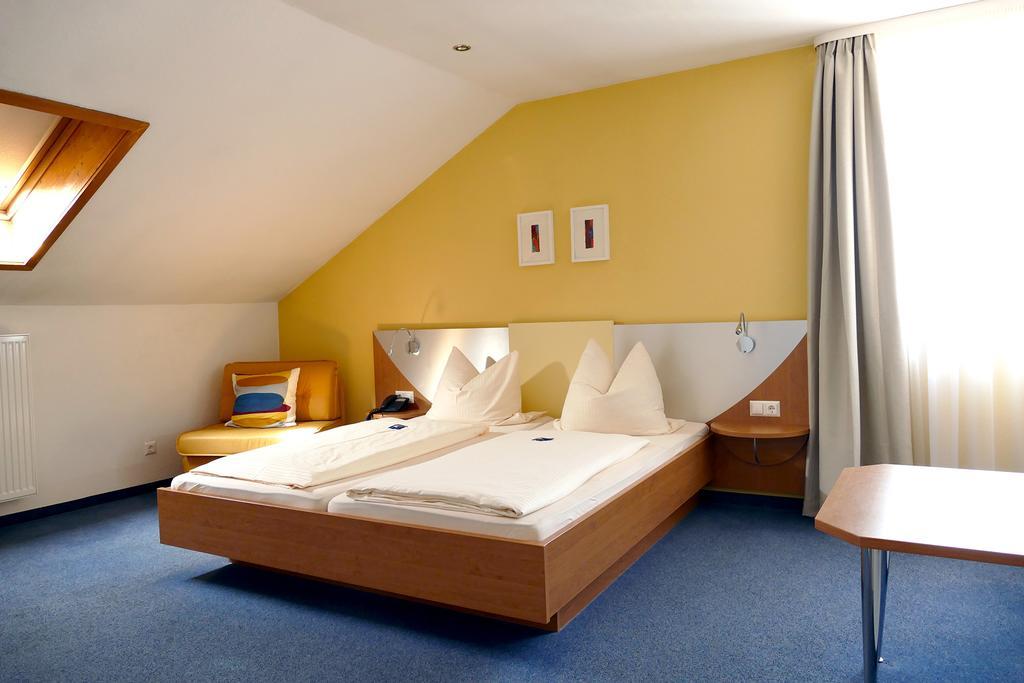 Grafing Hasi'S Hotel מראה חיצוני תמונה