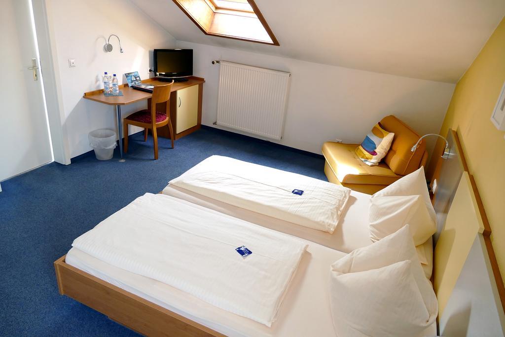 Grafing Hasi'S Hotel מראה חיצוני תמונה